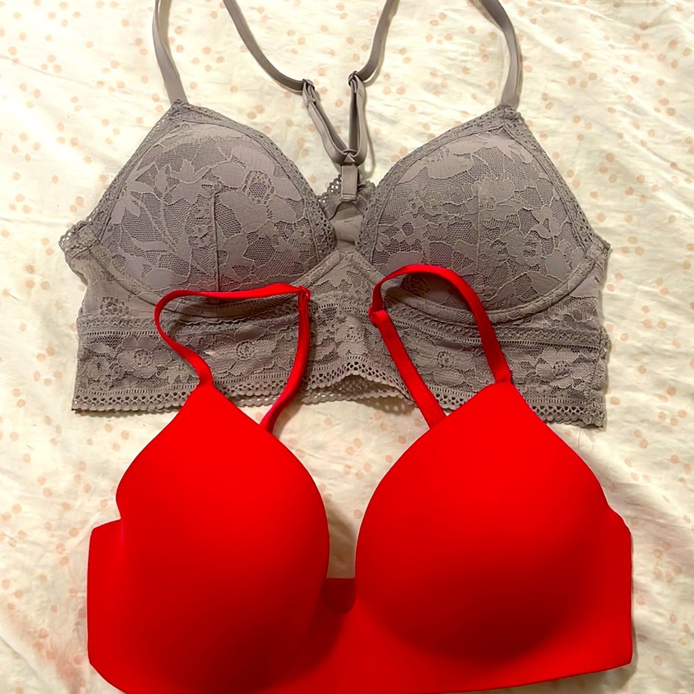 2 Victorias Secrets bras. Size S and 32 C